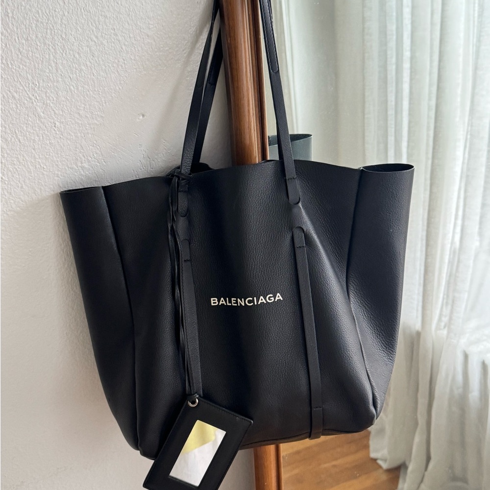 Balenciaga Black Women's Everyday Tote  Bag
